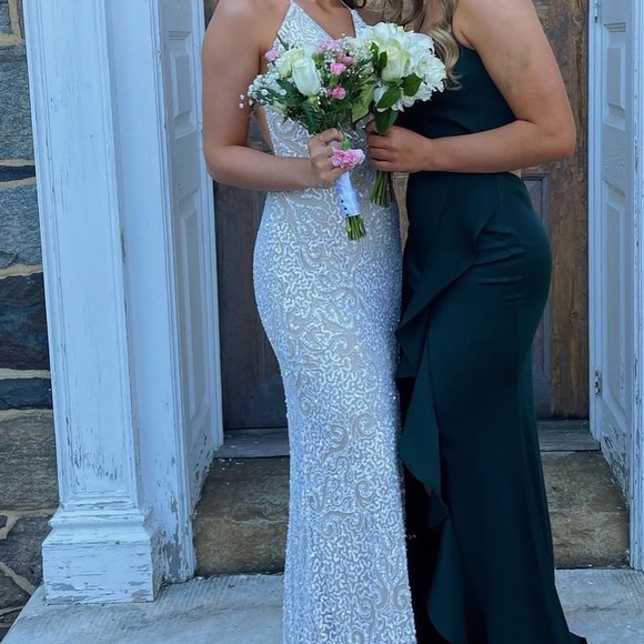 Elegant White Evening Gown - Picture 2 of 2